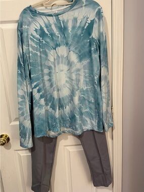Women's Blue and White Tie-Dye Long Sleeve Top and Lee knit fit slacks